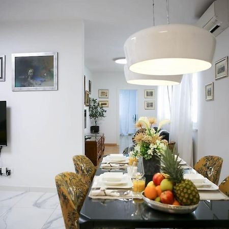 New & Luxury Apartment Tony Split Exteriör bild