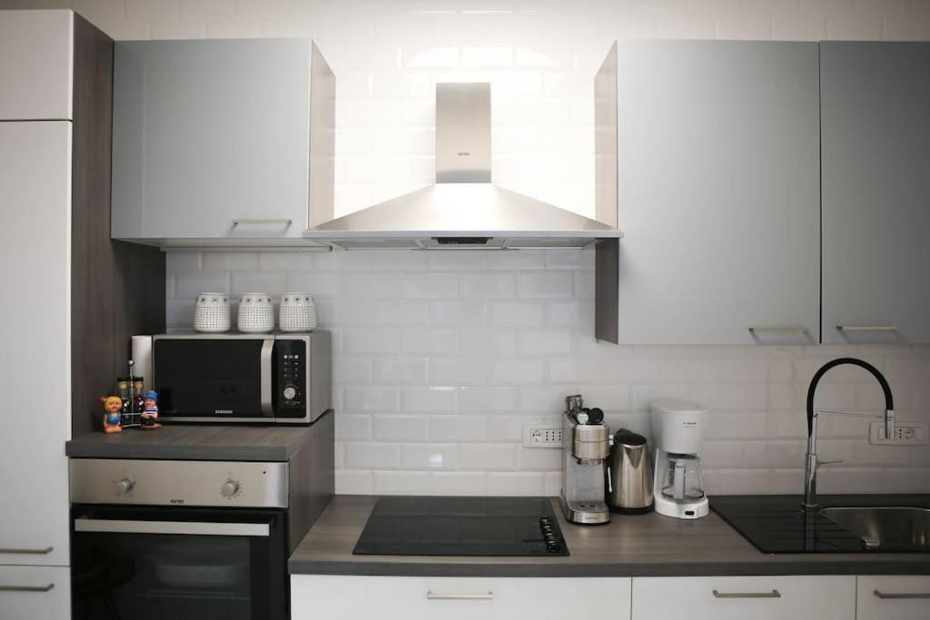 New & Luxury Apartment Tony Split Exteriör bild