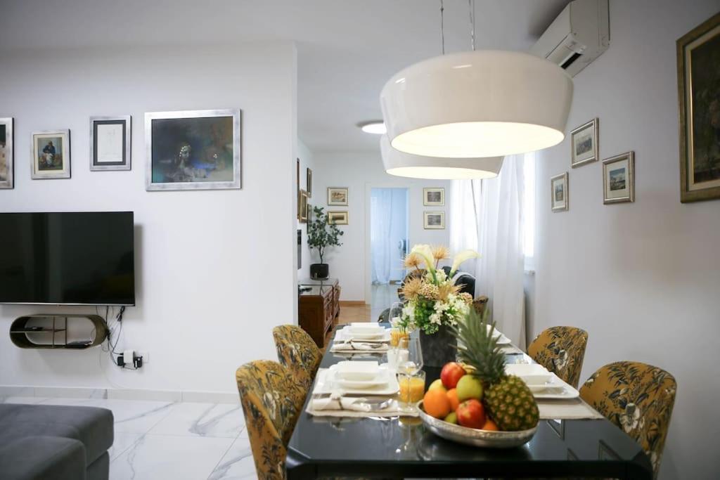 New & Luxury Apartment Tony Split Exteriör bild