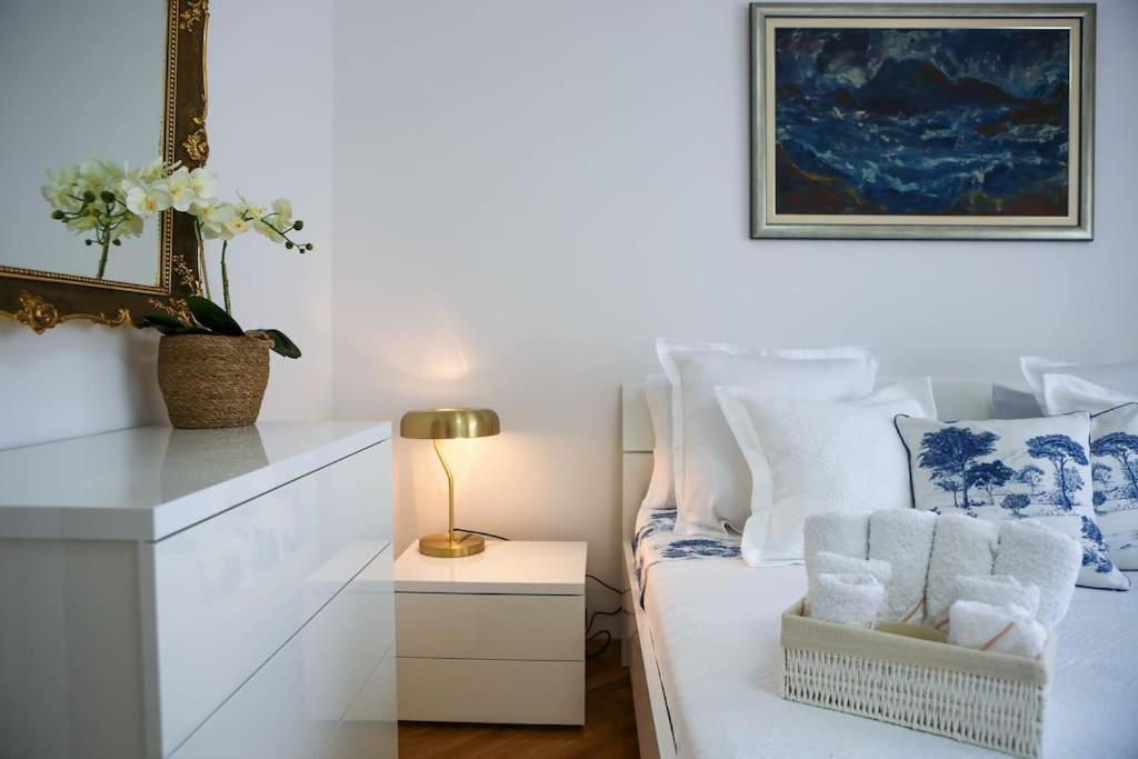 New & Luxury Apartment Tony Split Exteriör bild